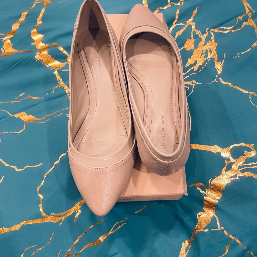 BCBGeneration LIKE NEW flats size 9 - Picture 13 of 14